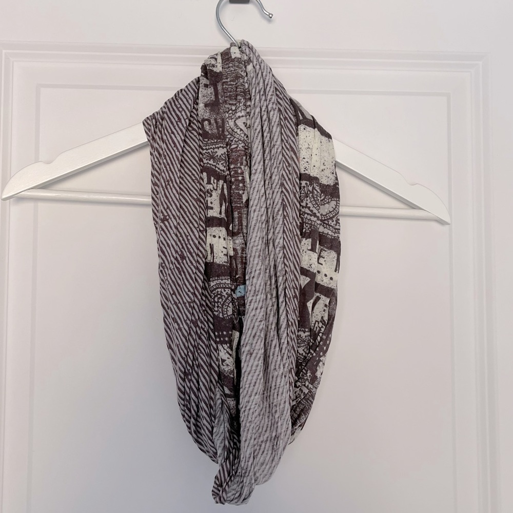 💕3/20$ NWOT Roxy Infinity Scarf - Picture 5 of 5